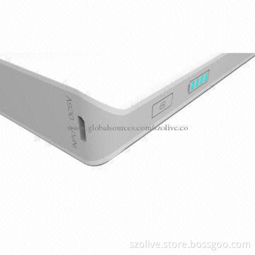 Wholesale 8,800mAh Power Bank with 500 Cycles Battery Service Time